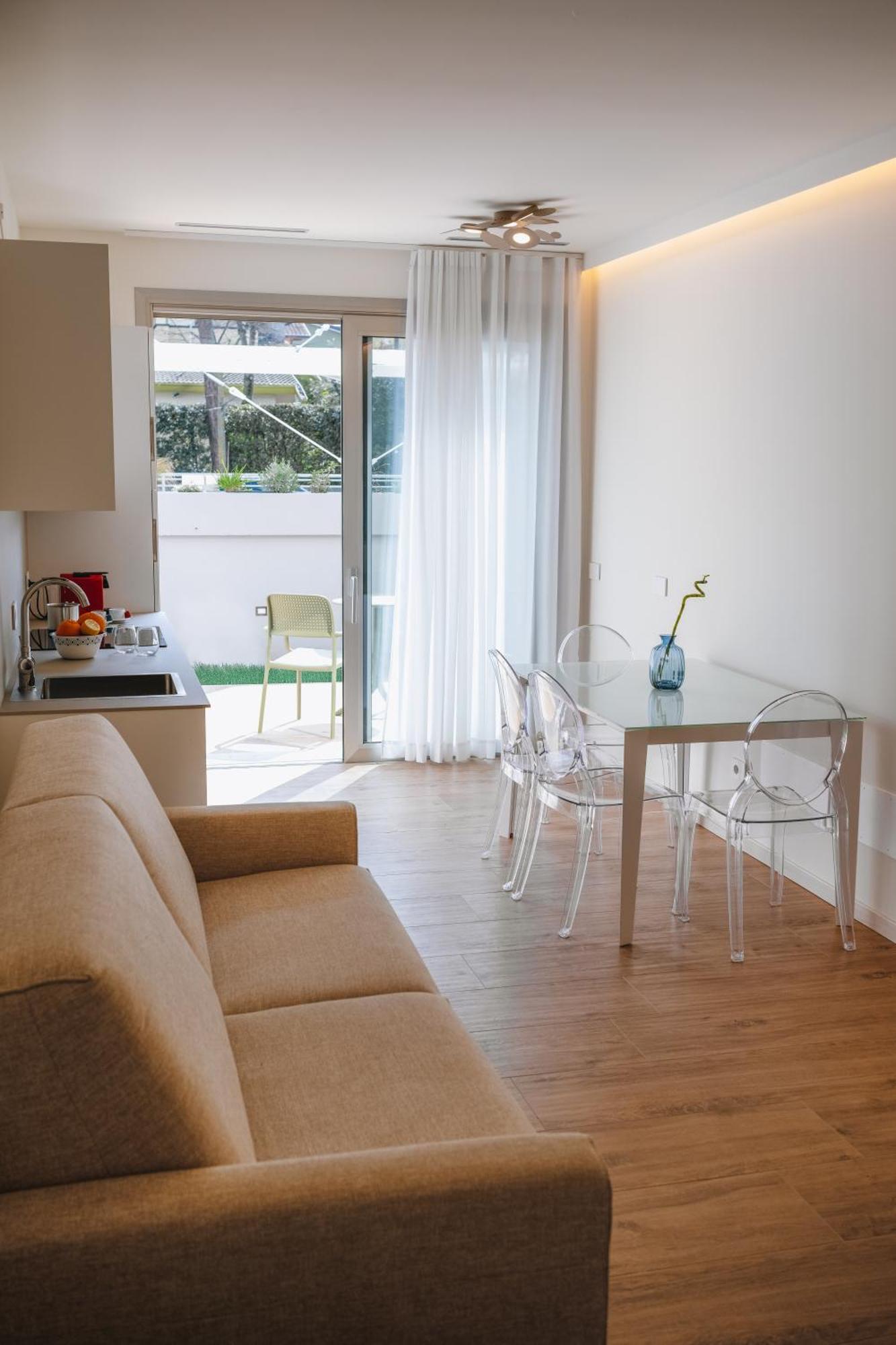 Sea Breeze Aparthotel Caorle Exterior photo
